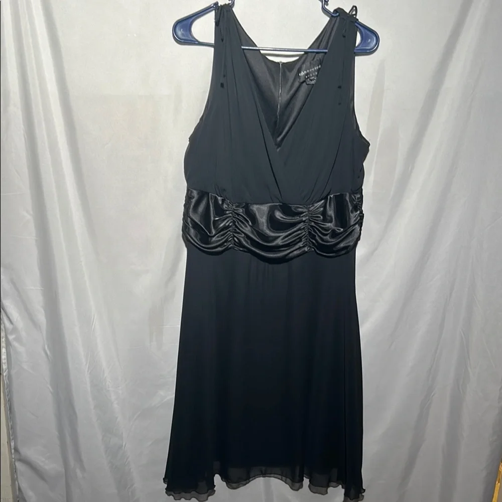 Connected Women Apparel Elegant Black Midi Dress Size 14W Preowned - Picture 1 of 9